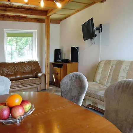 Nyaraló Cottage In Szczecin By Puszcza Bukowa Park, Cleaning Included